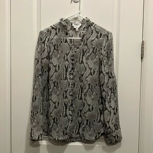 Express beautiful, sheer, Monochrome Snake Print Shirt slim